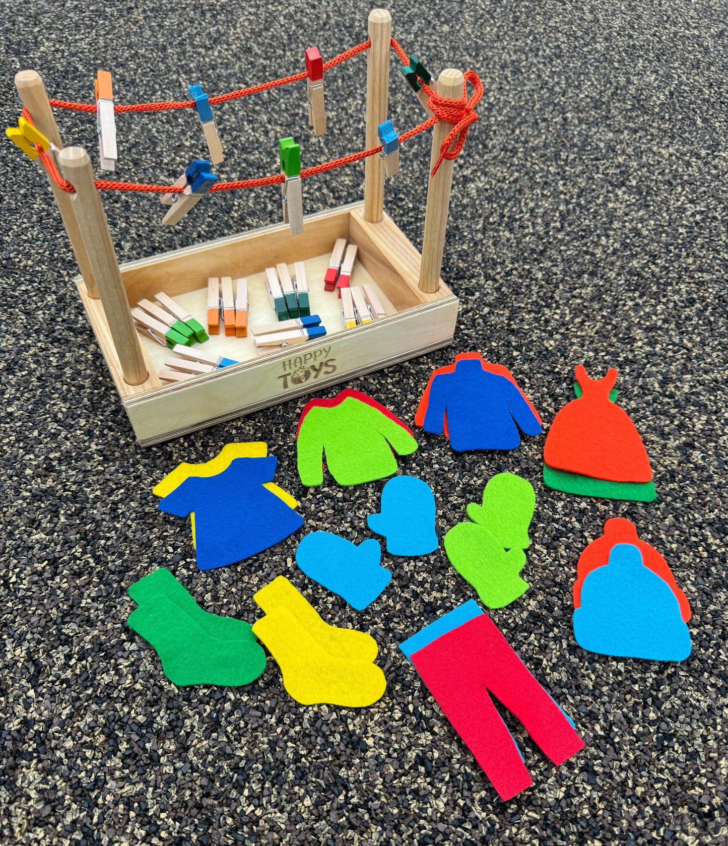 Attīstošā rotaļlieta-sorteris "Knaģējam-spēlējam"