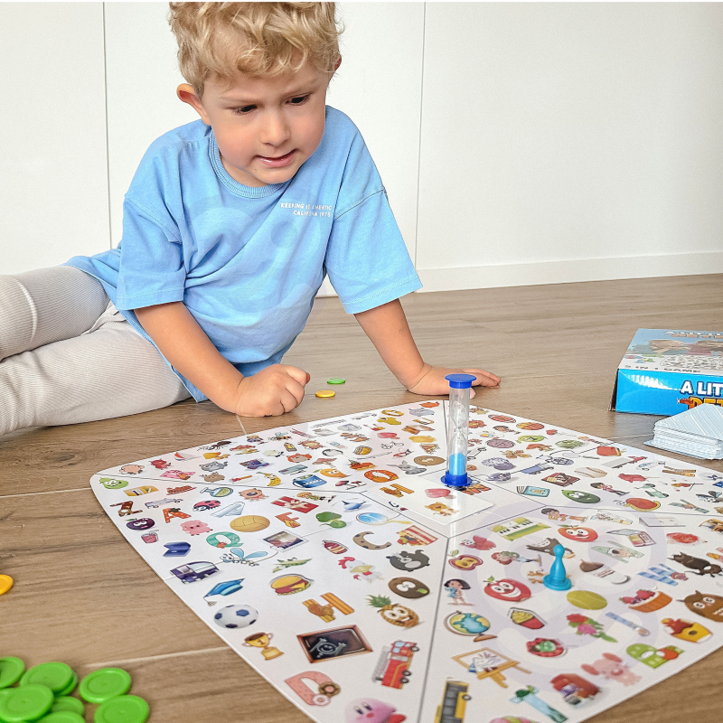 Galda spēle 2 in 1 "A Little Flying Detective"