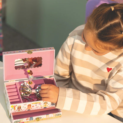 Muzikālā rotaslietu lādīte "Best Friends"