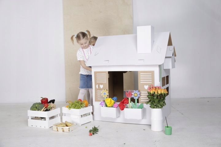Krāsojamā kartona māja "Blooming House"