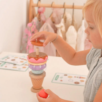 Koka saldējums "Making an Ice Cream"