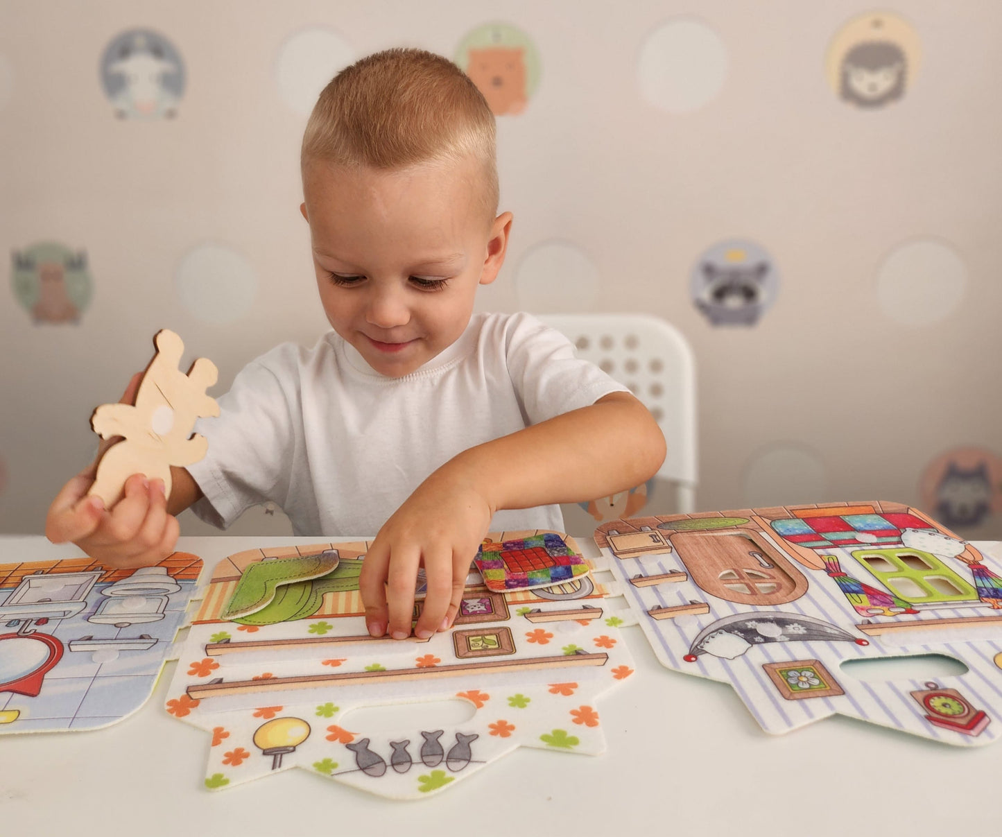 Книжка-игрушка из фетра "Дом Котофея"